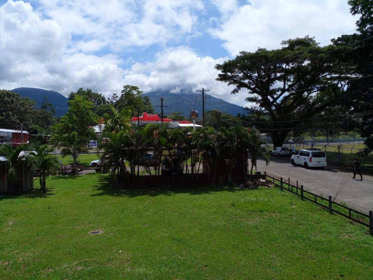 La Pension Backpackers La Fortuna ภายนอก รูปภาพ