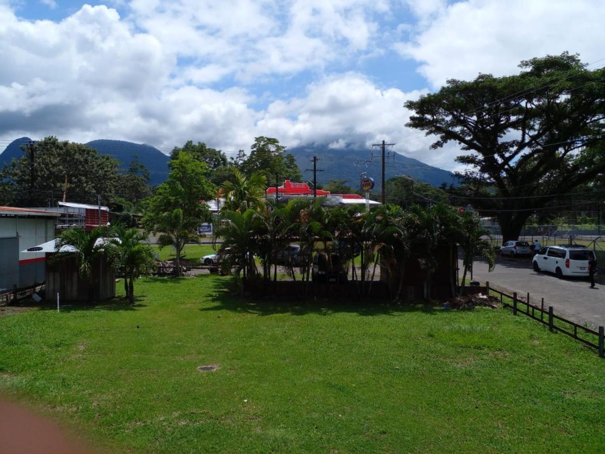 La Pension Backpackers La Fortuna ภายนอก รูปภาพ